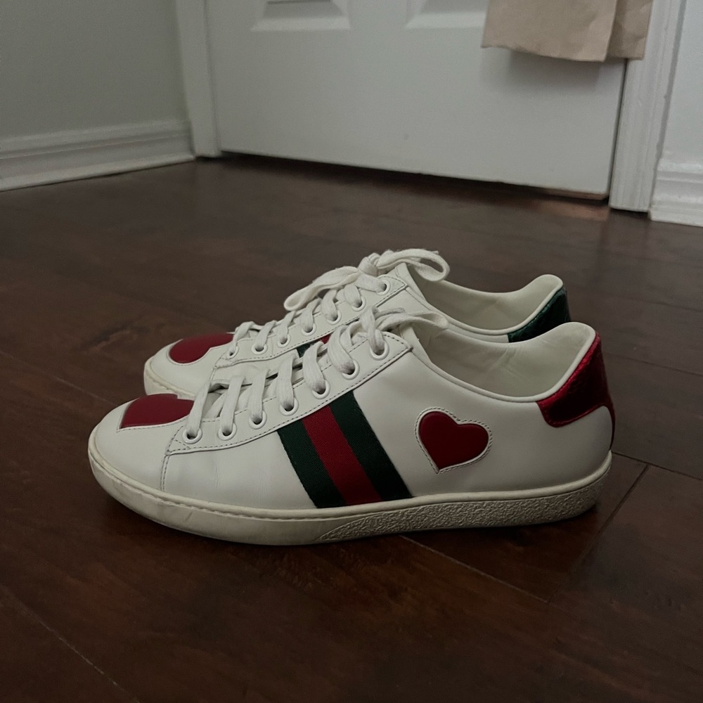 Gucci Ace Sneakers with Embroidered Hearts - Picture 3 of 9